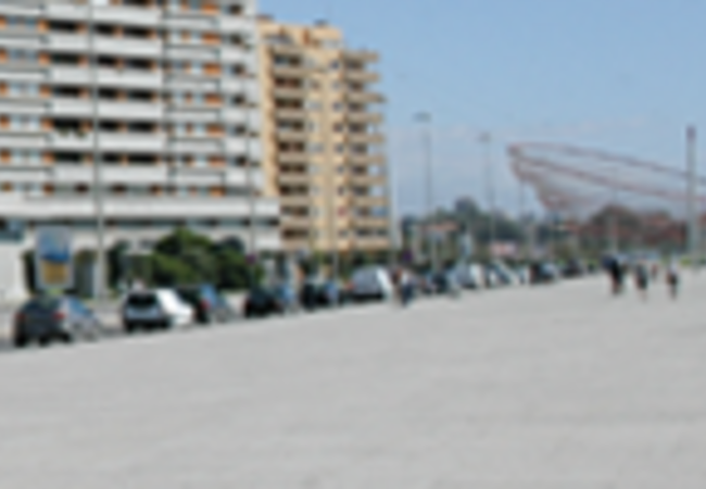 Estacionamento gratuito no parque da Marginal de ...