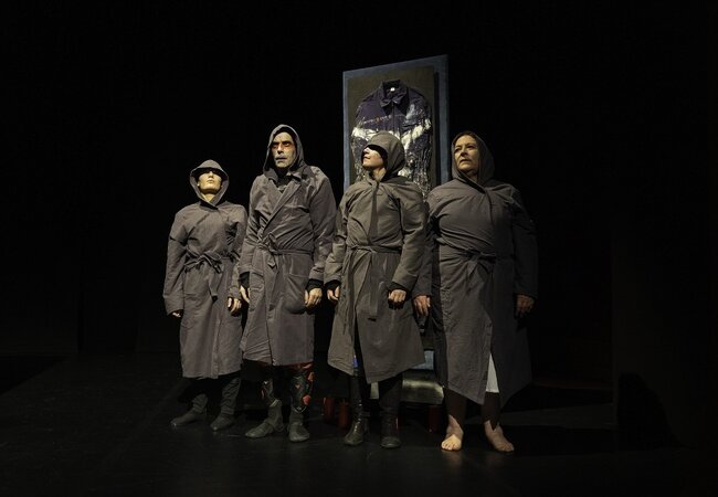 “2084: O Triunfo sobre os Porcos”