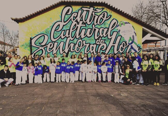 “Caminhas ou Corres”