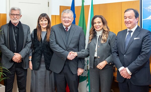 Embaixador do Vietname visita Matosinhos