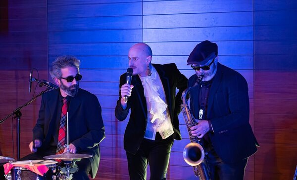 “Cabare Constantino”