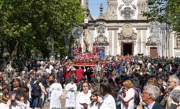 Procissao saiu a rua