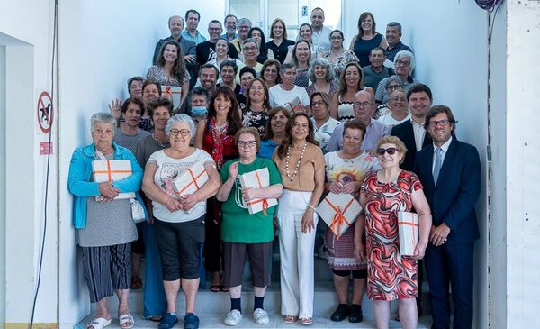 Mercado de Angeiras de parabens