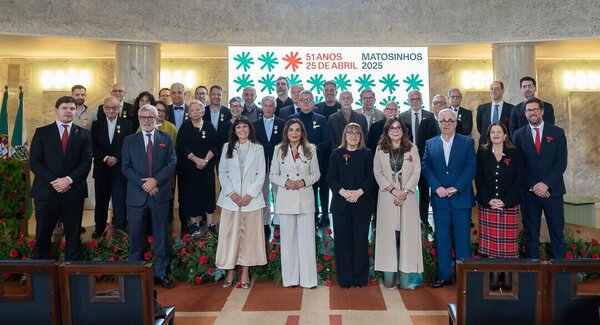 dest_not_medalhas_25abril