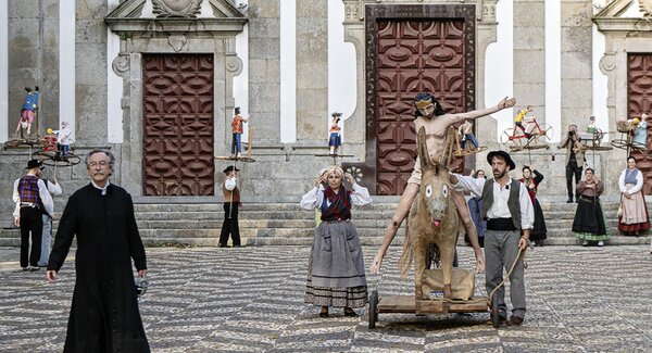 dest_ensaio_marcha_bonecos